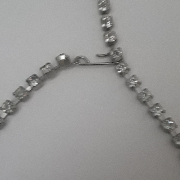 Vintage Unmarked Rhinestone Necklace 15" - Picture 4 of 4